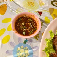 ลาภปาก (แยกไฟแดงตรอกจัทร์)