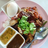 เมนูของร้าน ฮิ้น ข้าวหมูแดงข้าวหน้าเป็ด นครปฐม