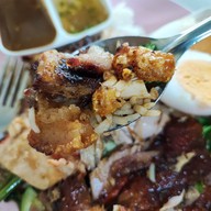 เมนูของร้าน ฮิ้น ข้าวหมูแดงข้าวหน้าเป็ด นครปฐม