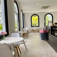 Anacolly Cafe’ & Bistro