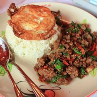 จ่าโอ๋ กะเพราโบราณ หอพักพัชรี