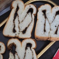 Crumbs (ครัมส์) PUNN Tower