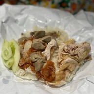 ข้าวมันไก่ข้างศาลปู่ดำ(ข้าวมันไก่แป๊ะหนึ่ง)