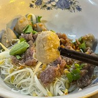 เมนูของร้าน ก๋วยเตี๋ยวเฮียธง ลูกชิ้นเนื้อวัว