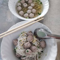 เมนูของร้าน ฮ้อ ลูกชิ้นเนื้อน้ำใส