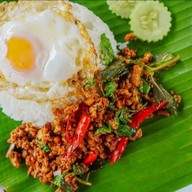 จ่าโอ๋ กะเพราโบราณ หอพักพัชรี