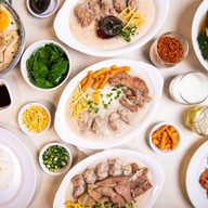 โจ๊กสามย่าน แคราย (ปากซอยงามวงศ์วาน 4) - ข้าวมันไก่ ต้มเลือดหมู แคราย (ปากซอยงามวงศ์วาน4)