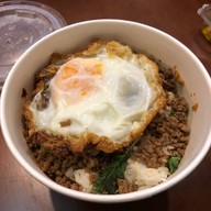 โครตกระเพรา เนื้อโคขุน (เจ๊แสนดี)