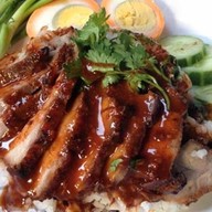 ร้าน ทิพรส ข้าวหมูแดง ท่ารถเมล์ขาว -