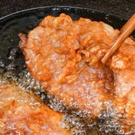 ข้าวเหนียว  ไก่ทอด ร้อนๆ ข้าวเหนียวหมูทอด