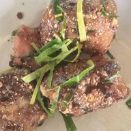 หมูหลบเเดด -