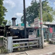 ไส้กรอกแม่อุดม ใกล้ริมปิงนวรัฐ