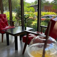 Wawee Bistro By Mama's Kitchen ท่ากระดาษริมเหมือง