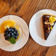 เมนูของร้าน Madison Hotel & Cafe ท่าศาลา