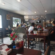 บรรยากาศ คาเฟ่ลุงหนวด