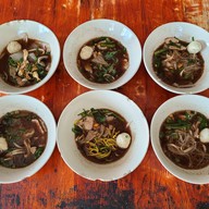 ก๋วยเตี๋ยว 9 บาท by คุณตุ๊ก