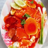 ชายสี่ บะหมี่เกี๊ยว สามแยกสแกงาม