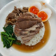 ขาหมูแซ่โล้ว สูตรต้นตำรับ ภูเขาทอง