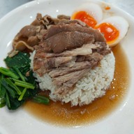 ขาหมูแซ่โล้ว สูตรต้นตำรับ ภูเขาทอง