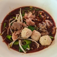 จอนก๋วยเตี๋ยวเรือหมู