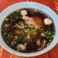 ก๋วยเตี๋ยว 9 บาท by คุณตุ๊ก