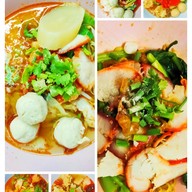 ชายสี่ บะหมี่เกี๊ยว สามแยกสแกงาม