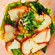 ชายสี่ บะหมี่เกี๊ยว สามแยกสแกงาม