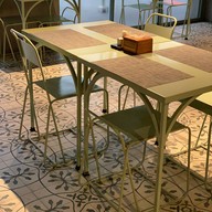 Samsen The Street Hotel