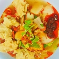 ชายสี่ บะหมี่เกี๊ยว สามแยกสแกงาม