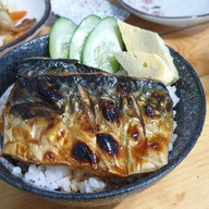Sugoi Sushi สุโก่ย ซูชิ แซลมอนสดนอร์เวย์