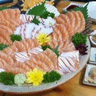 Sugoi Sushi สุโก่ย ซูชิ แซลมอนสดนอร์เวย์