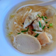 ก๋วยเตี๋ยวปลาโนนทอง ตลาดเก้าแสน