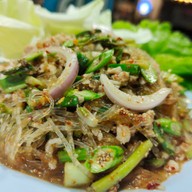 เจ๊เปิ้ลยำแซ่บ