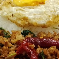 กะเพราหมูสับยืนหนึ่ง(Kaphera Hmusub Yunhnung)