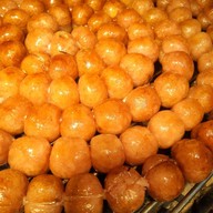 ไส้กรอกอีสานหน้าเซเว่นเก่าสี่แยกไฟแดงถนนใหญ่ตลาดวิศิษฐ์ชัย ใส้กรอกอีสานสาขา3