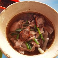 เมนูของร้าน อ้วนเลือดหมูใบยา ท่าอิฐ