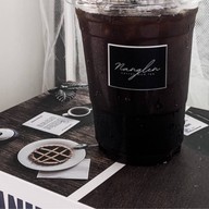 นั่งเล่น คาเฟ่ -