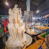 เตี๋ยวไข่ เทย