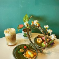 Heaven On EartH Cafe' ถนนบรรทัดทอง