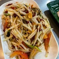 ร้านลาบส้มตำน้องแม็ก
