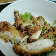 เมนูของร้าน อาหารตามสั่งอิสลาม ข้าวหมกไก่ย่างบังฟารุก ฮาลาล ร้านอาหารอิสลาม 曼谷“邦发禄烤鸡”清真餐厅 热烈欢迎所有穆斯林游客 นวมินทร์ 86