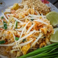 เตี๋ยวไข่ เทย