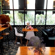 บรรยากาศ ฤดูกาล คาเฟ่ -