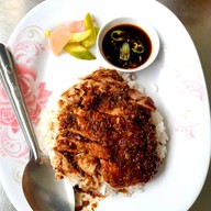 เมนูของร้าน ธารทิพย์  ๓ ข้าวหน้าเป็ดย่าง หลังห้างกนกกาญจน์