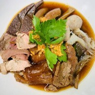 เตี๋ยวเนื้อตุ๋น by noodle house