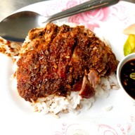 เมนูของร้าน ธารทิพย์  ๓ ข้าวหน้าเป็ดย่าง หลังห้างกนกกาญจน์