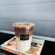 นั่งเล่น คาเฟ่ -