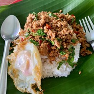 เมนูของร้าน รัชนีตามสั่ง สำนักงานที่ดิน บ้านค่าย