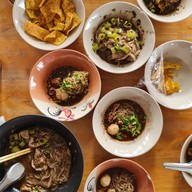 ก๋วยเตี๋ยวเรือ”นรกแตก” สาขาบางแสน