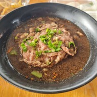 ก๋วยเตี๋ยวเรือ”นรกแตก” สาขาบางแสน